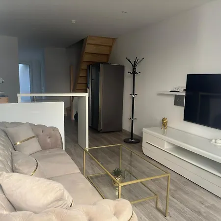 Charmant Maison De *